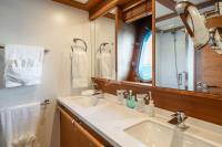 LADY-EMMA yacht charter: Guest double ensuite