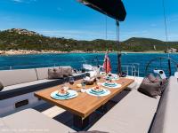 NEYINA yacht charter: Lunch