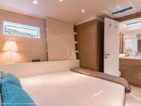 NEYINA yacht charter: Portside cabin in double-bedded-version