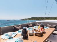 NEYINA yacht charter: Breakfast
