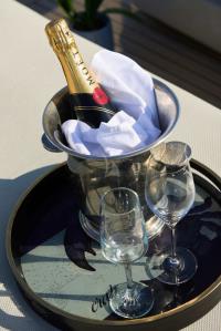 GEORGE-FIVE yacht charter: GEORGE FIVE - photo 27