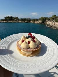 GEORGE-FIVE yacht charter: GEORGE FIVE - photo 90