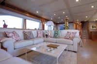 BEST-OFF yacht charter: Main Deck Salon