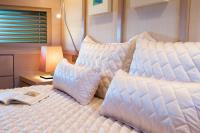 SUN-ANEMOS yacht charter: VIP stateroom