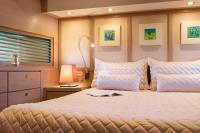 SUN-ANEMOS yacht charter: VIP stateroom