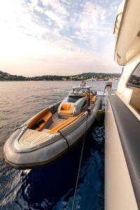 GEMS-II yacht charter: chase boat