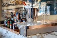 DELTA-ONE yacht charter: Bar