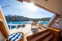 DELTA-ONE yacht charter: Bathing platform