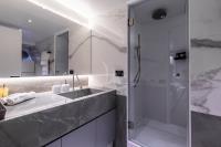 PROJECT-STEEL yacht charter: En suite facilities