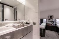 PROJECT-STEEL yacht charter: En suite facilities