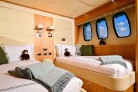 TENACITY yacht charter: Twin Cabin