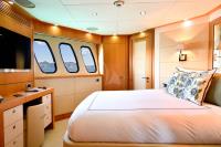 TENACITY yacht charter: Double Cabin