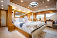 TENACITY yacht charter: Master Cabin
