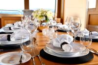 TENACITY yacht charter: Dining