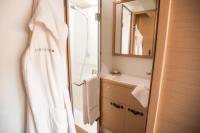 SOLEANIS-II yacht charter: Master bathroom