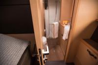 SOLEANIS-II yacht charter: Port double bathroom