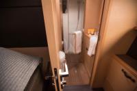 SOLEANIS-II yacht charter: Port double bathroom