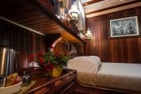 ANGELIQUE yacht charter: Guest cabin