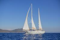 QUEEN-OF-SALMAKIS yacht charter: QUEEN OF SALMAKIS - photo 8