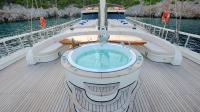 QUEEN-OF-SALMAKIS yacht charter: QUEEN OF SALMAKIS - photo 16