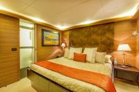 JAJARO yacht charter: VIP cabin