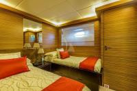 JAJARO yacht charter: Twin cabin