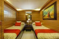 JAJARO yacht charter: Twin cabin