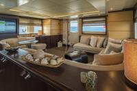 INDIAN yacht charter: Salon 1