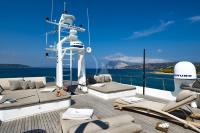 INDIAN yacht charter: sundeck area