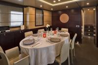 INDIAN yacht charter: Salon dinner table