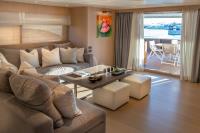 SUMMER-FUN yacht charter: Saloon