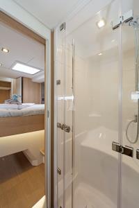 BABALU yacht charter: En suite facilities