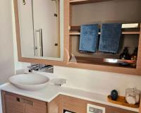 LOOMA yacht charter: LOOMA - Guests bathroom