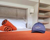 LOOMA yacht charter: LOOMA - Guests cabin details