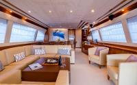 PIOLA yacht charter: Salon