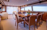 PIOLA yacht charter: Dining area