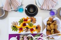 PIOLA yacht charter: Breakfast details