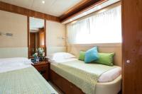 PIOLA yacht charter: Twin cabin II