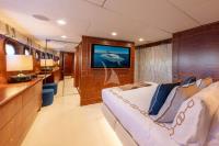 TAHI yacht charter: Guest Double