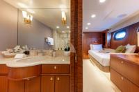 TAHI yacht charter: Guest Twin Ensuite