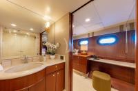 TAHI yacht charter: Guest Twin Ensuite