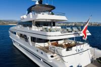 TAHI yacht charter: TAHI decks