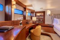 TAHI yacht charter: Master Suite