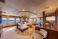 TAHI yacht charter: Main salon