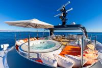 TAHI yacht charter: Sun Deck