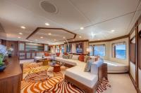 TAHI yacht charter: Main salon
