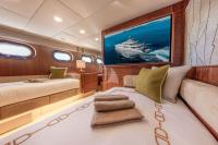 TAHI yacht charter: Guest Twin