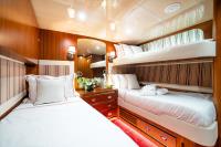 WIND-OF-FORTUNE yacht charter: Twin Suite with pullman bed