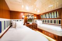 WIND-OF-FORTUNE yacht charter: Twin Suite