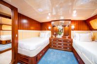 WIND-OF-FORTUNE yacht charter: Twin Suite